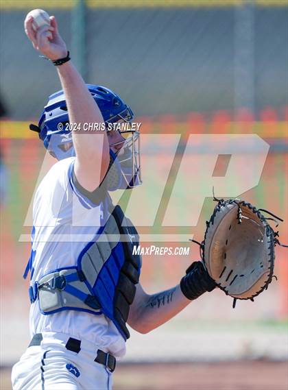 Thumbnail 3 in Galena vs South Medford (Coach Bob Invitational) photogallery.