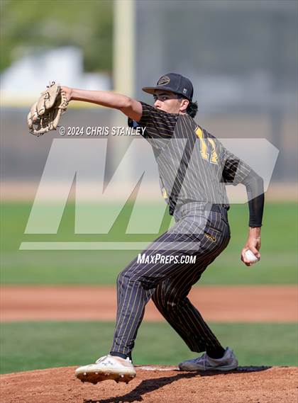 Thumbnail 1 in Galena vs South Medford (Coach Bob Invitational) photogallery.