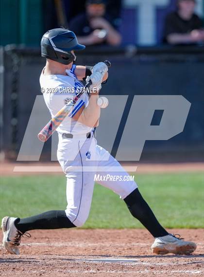Thumbnail 2 in Galena vs South Medford (Coach Bob Invitational) photogallery.