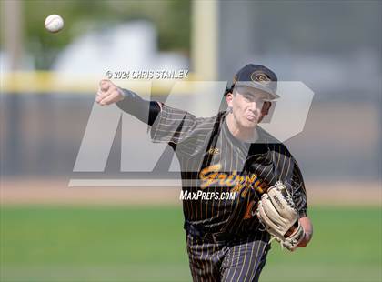 Thumbnail 2 in Galena vs South Medford (Coach Bob Invitational) photogallery.