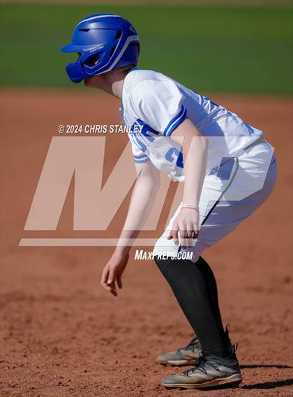 Thumbnail 3 in Galena vs South Medford (Coach Bob Invitational) photogallery.