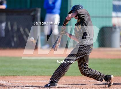 Thumbnail 2 in Galena vs South Medford (Coach Bob Invitational) photogallery.