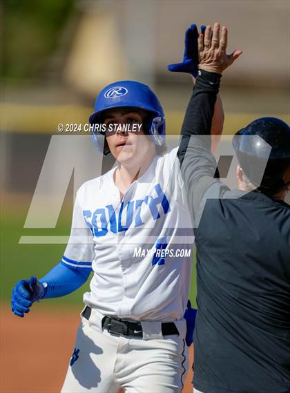 Thumbnail 1 in Galena vs South Medford (Coach Bob Invitational) photogallery.