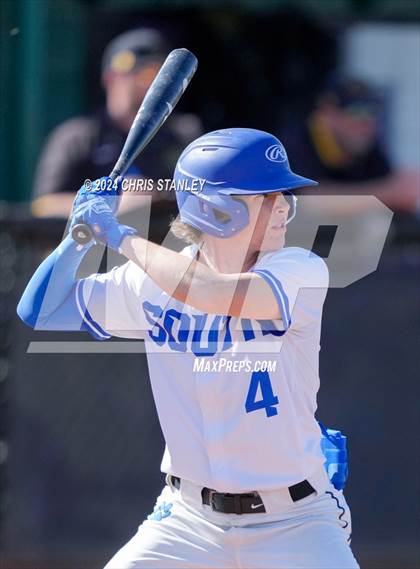 Thumbnail 2 in Galena vs South Medford (Coach Bob Invitational) photogallery.