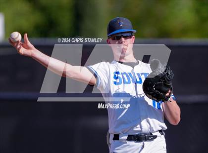Thumbnail 2 in Galena vs South Medford (Coach Bob Invitational) photogallery.