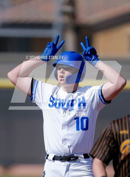 Thumbnail 3 in Galena vs South Medford (Coach Bob Invitational) photogallery.
