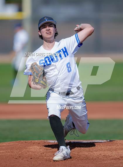 Thumbnail 2 in Galena vs South Medford (Coach Bob Invitational) photogallery.