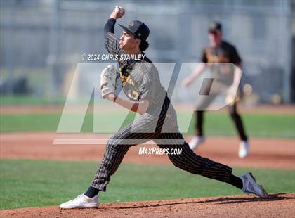 Thumbnail 1 in Galena vs South Medford (Coach Bob Invitational) photogallery.