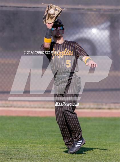 Thumbnail 1 in Galena vs South Medford (Coach Bob Invitational) photogallery.