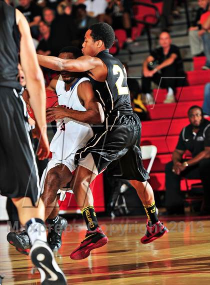 Thumbnail 2 in Bishop Montgomery vs. Pacific Hills (CIF SoCal Regional D4 Final) photogallery.
