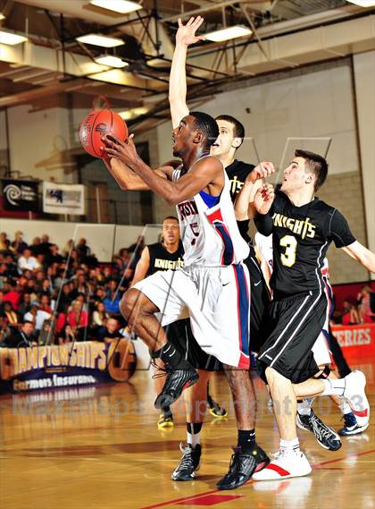 Thumbnail 2 in Bishop Montgomery vs. Pacific Hills (CIF SoCal Regional D4 Final) photogallery.