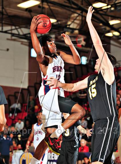 Thumbnail 3 in Bishop Montgomery vs. Pacific Hills (CIF SoCal Regional D4 Final) photogallery.