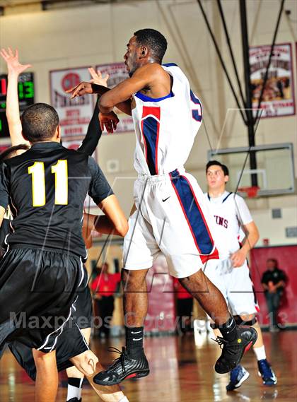 Thumbnail 3 in Bishop Montgomery vs. Pacific Hills (CIF SoCal Regional D4 Final) photogallery.