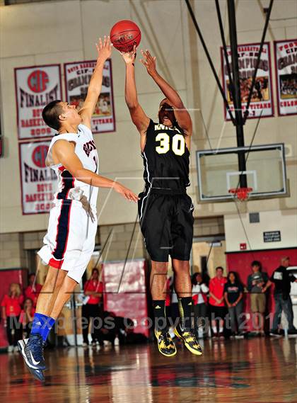 Thumbnail 2 in Bishop Montgomery vs. Pacific Hills (CIF SoCal Regional D4 Final) photogallery.