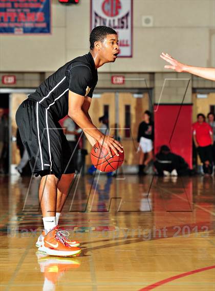 Thumbnail 1 in Bishop Montgomery vs. Pacific Hills (CIF SoCal Regional D4 Final) photogallery.