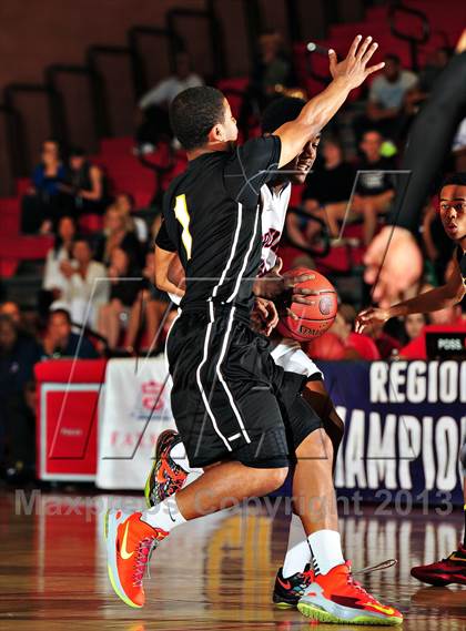 Thumbnail 2 in Bishop Montgomery vs. Pacific Hills (CIF SoCal Regional D4 Final) photogallery.