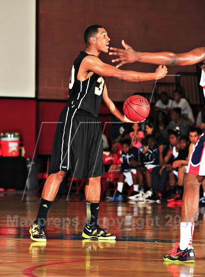 Thumbnail 2 in Bishop Montgomery vs. Pacific Hills (CIF SoCal Regional D4 Final) photogallery.