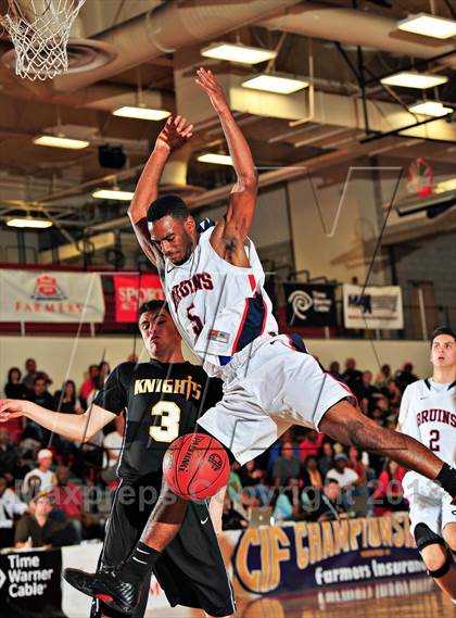 Thumbnail 2 in Bishop Montgomery vs. Pacific Hills (CIF SoCal Regional D4 Final) photogallery.