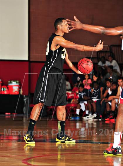 Thumbnail 1 in Bishop Montgomery vs. Pacific Hills (CIF SoCal Regional D4 Final) photogallery.
