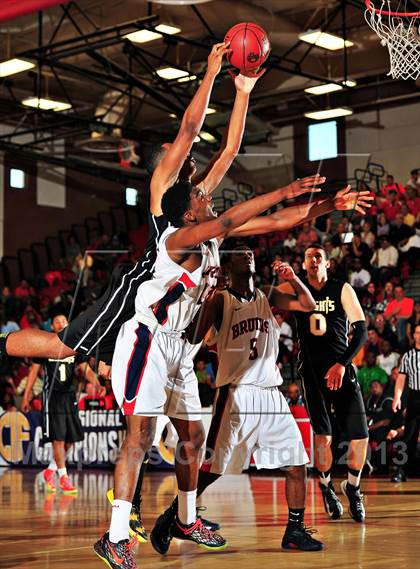 Thumbnail 1 in Bishop Montgomery vs. Pacific Hills (CIF SoCal Regional D4 Final) photogallery.