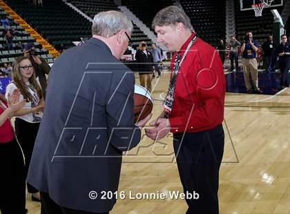 Thumbnail 2 in Olean vs. Marlboro (NYSPHSAA Class B Final) photogallery.