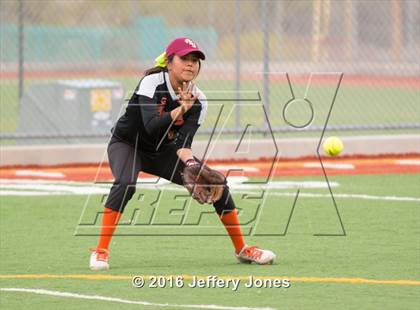 Thumbnail 3 in Gallup @ Miyamura photogallery.