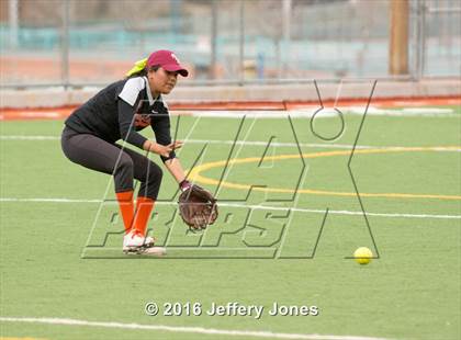 Thumbnail 3 in Gallup @ Miyamura photogallery.