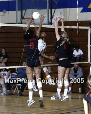 Thumbnail 3 in Lakewood @ Millikan photogallery.