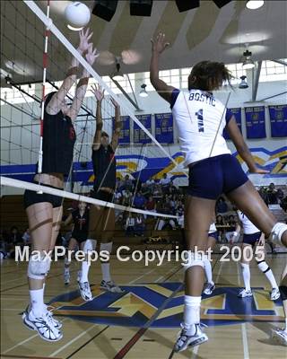 Thumbnail 2 in Lakewood @ Millikan photogallery.