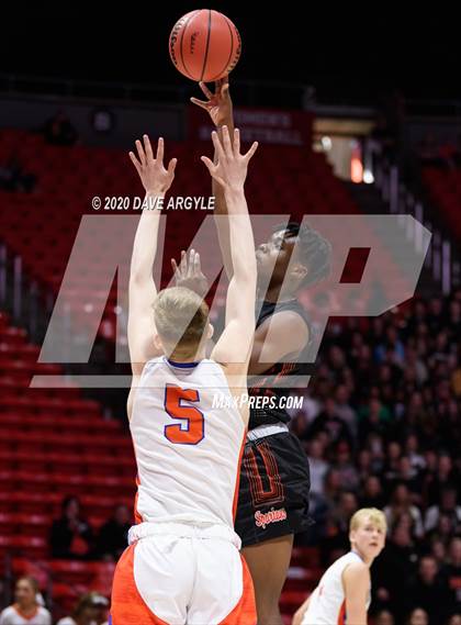 Thumbnail 1 in Timpview vs. Murray (UHSAA 5A Quarterfinal) photogallery.