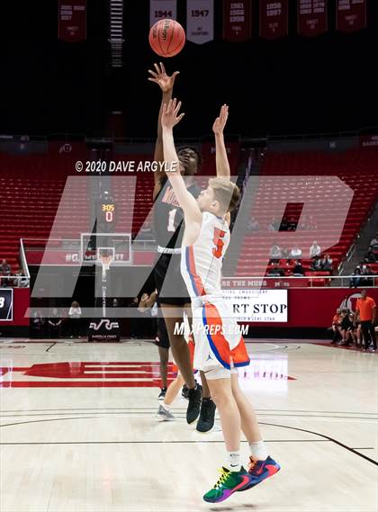 Thumbnail 2 in Timpview vs. Murray (UHSAA 5A Quarterfinal) photogallery.