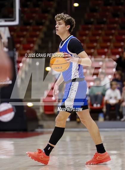 Thumbnail 2 in Dixie vs. Green Canyon (UHSAA 4A Semifinal) photogallery.