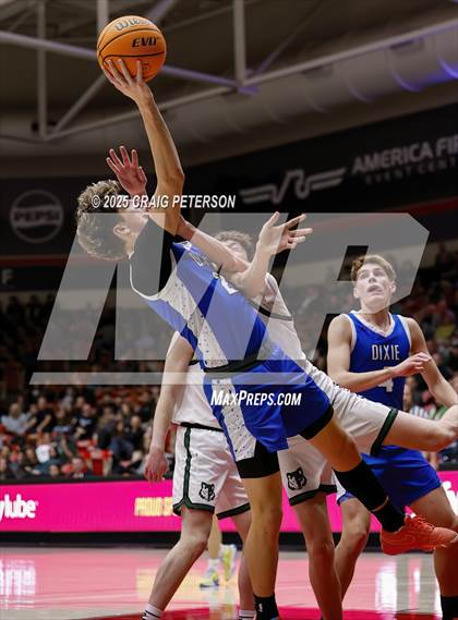 Thumbnail 2 in Dixie vs. Green Canyon (UHSAA 4A Semifinal) photogallery.