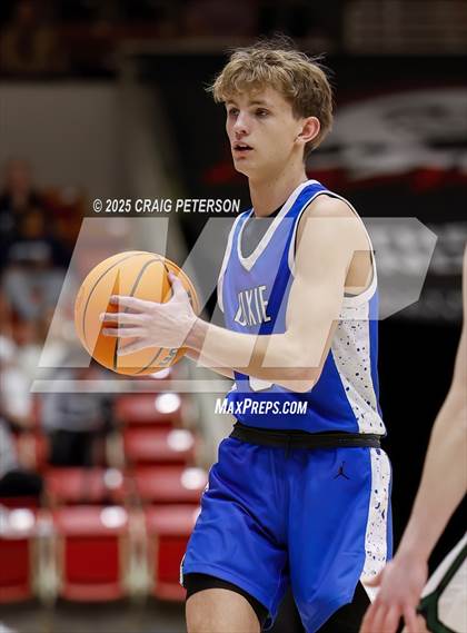 Thumbnail 2 in Dixie vs. Green Canyon (UHSAA 4A Semifinal) photogallery.