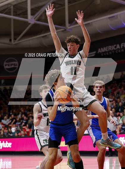 Thumbnail 1 in Dixie vs. Green Canyon (UHSAA 4A Semifinal) photogallery.
