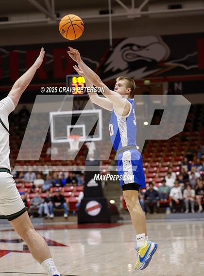 Thumbnail 2 in Dixie vs. Green Canyon (UHSAA 4A Semifinal) photogallery.