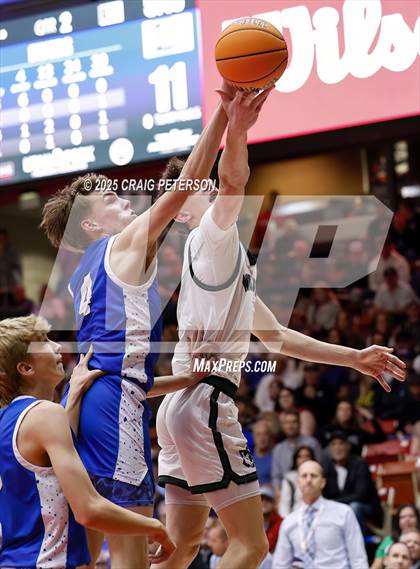 Thumbnail 3 in Dixie vs. Green Canyon (UHSAA 4A Semifinal) photogallery.