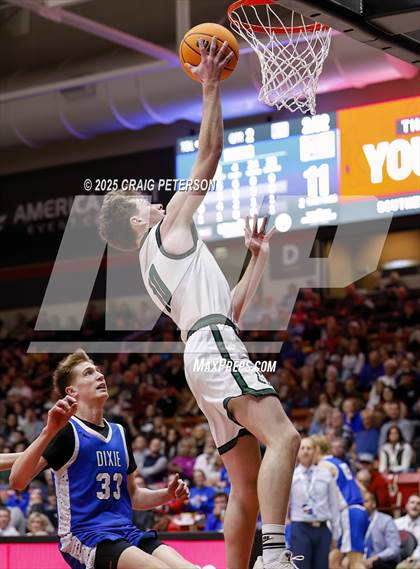 Thumbnail 2 in Dixie vs. Green Canyon (UHSAA 4A Semifinal) photogallery.