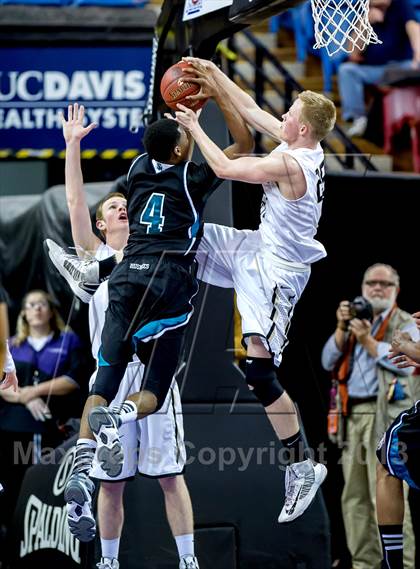 Thumbnail 1 in Archbishop Mitty vs. Sheldon (CIF NorCal Regional Open Division Final) photogallery.