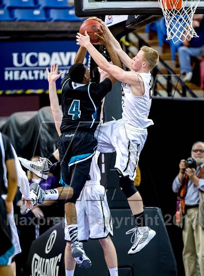 Thumbnail 3 in Archbishop Mitty vs. Sheldon (CIF NorCal Regional Open Division Final) photogallery.
