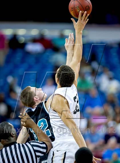 Thumbnail 2 in Archbishop Mitty vs. Sheldon (CIF NorCal Regional Open Division Final) photogallery.