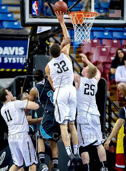 Thumbnail 1 in Archbishop Mitty vs. Sheldon (CIF NorCal Regional Open Division Final) photogallery.