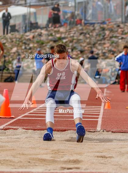 Thumbnail 3 in Terror Track & Field Invitational photogallery.