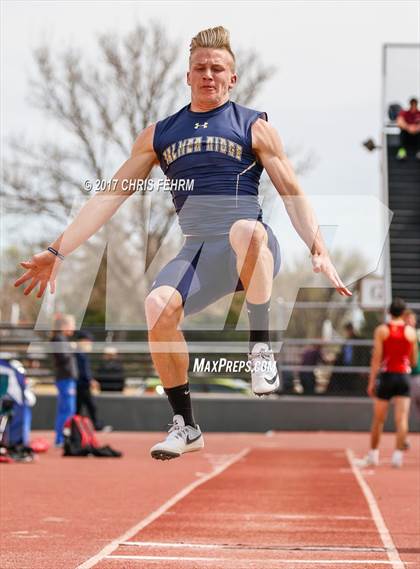 Thumbnail 3 in Terror Track & Field Invitational photogallery.