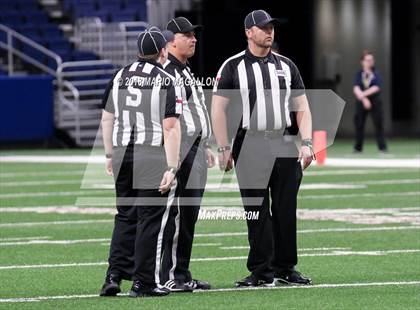 Thumbnail 3 in Hanna vs Brandeis (UIL 6A Region Playoff) photogallery.
