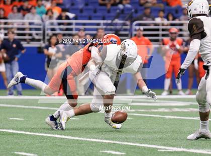 Thumbnail 1 in Hanna vs Brandeis (UIL 6A Region Playoff) photogallery.