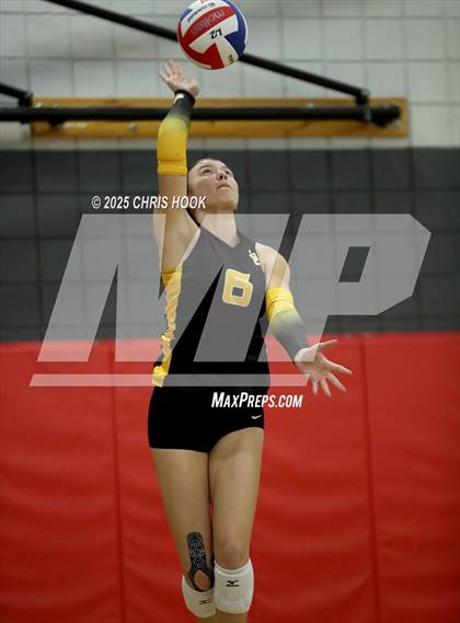 Thumbnail 3 in Orange Lutheran vs. Salpointe Catholic (Lancer Invitational) photogallery.