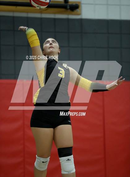 Thumbnail 2 in Orange Lutheran vs. Salpointe Catholic (Lancer Invitational) photogallery.