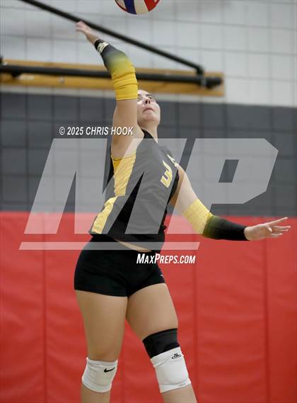 Thumbnail 3 in Orange Lutheran vs. Salpointe Catholic (Lancer Invitational) photogallery.