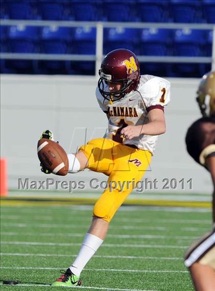 Thumbnail 3 in Bishop McNamara vs. Landon (Patriot Classic) photogallery.